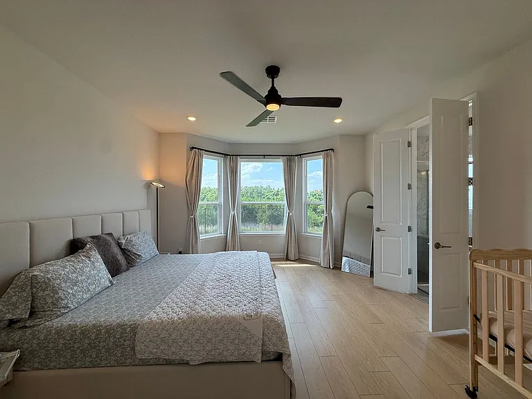 437 Leeward Pass — Photo 13