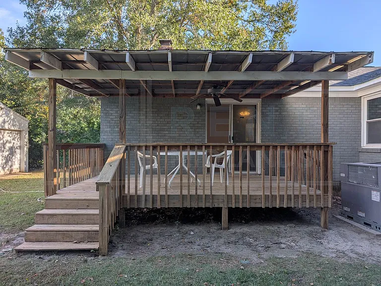 2307 Vine St — Photo 5