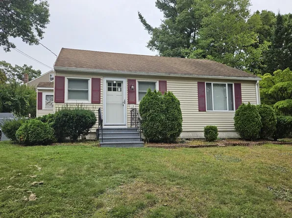 13 Hancock St, Shrewsbury, MA 01545
