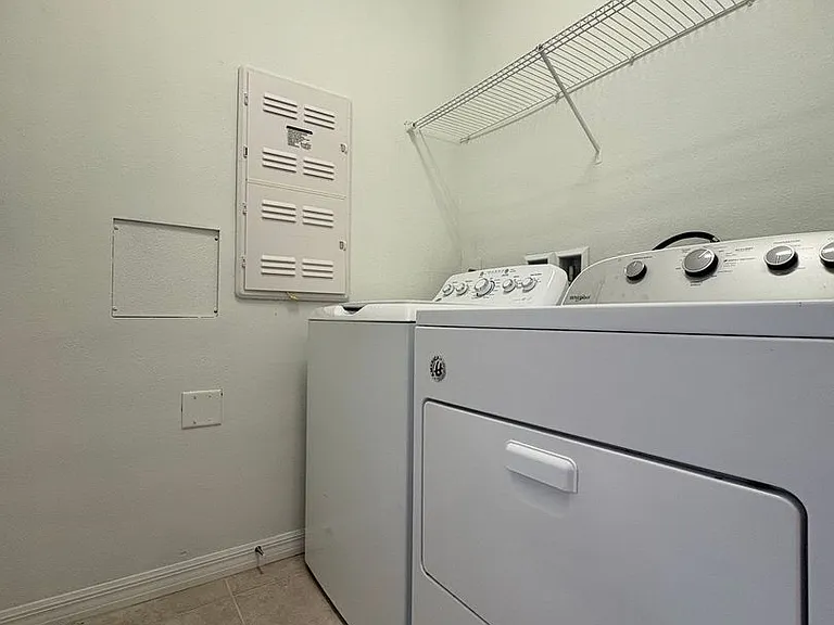 5044 Walker St — Photo 30