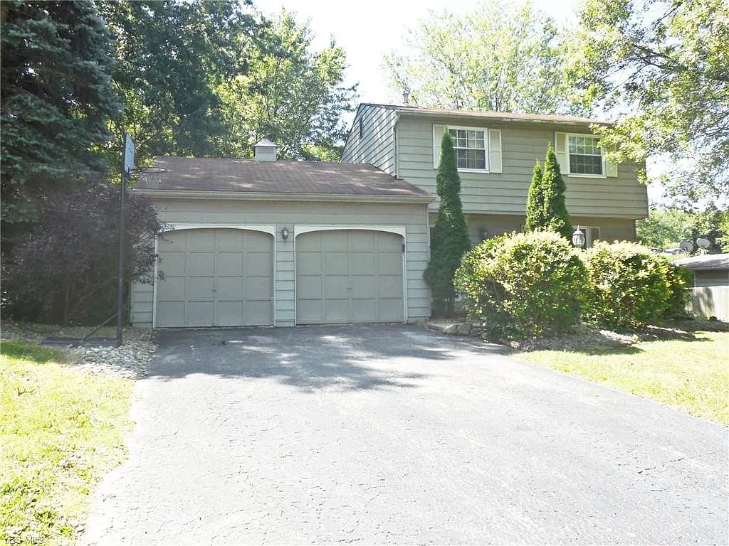 746 Laurelwood Dr SE photo 1