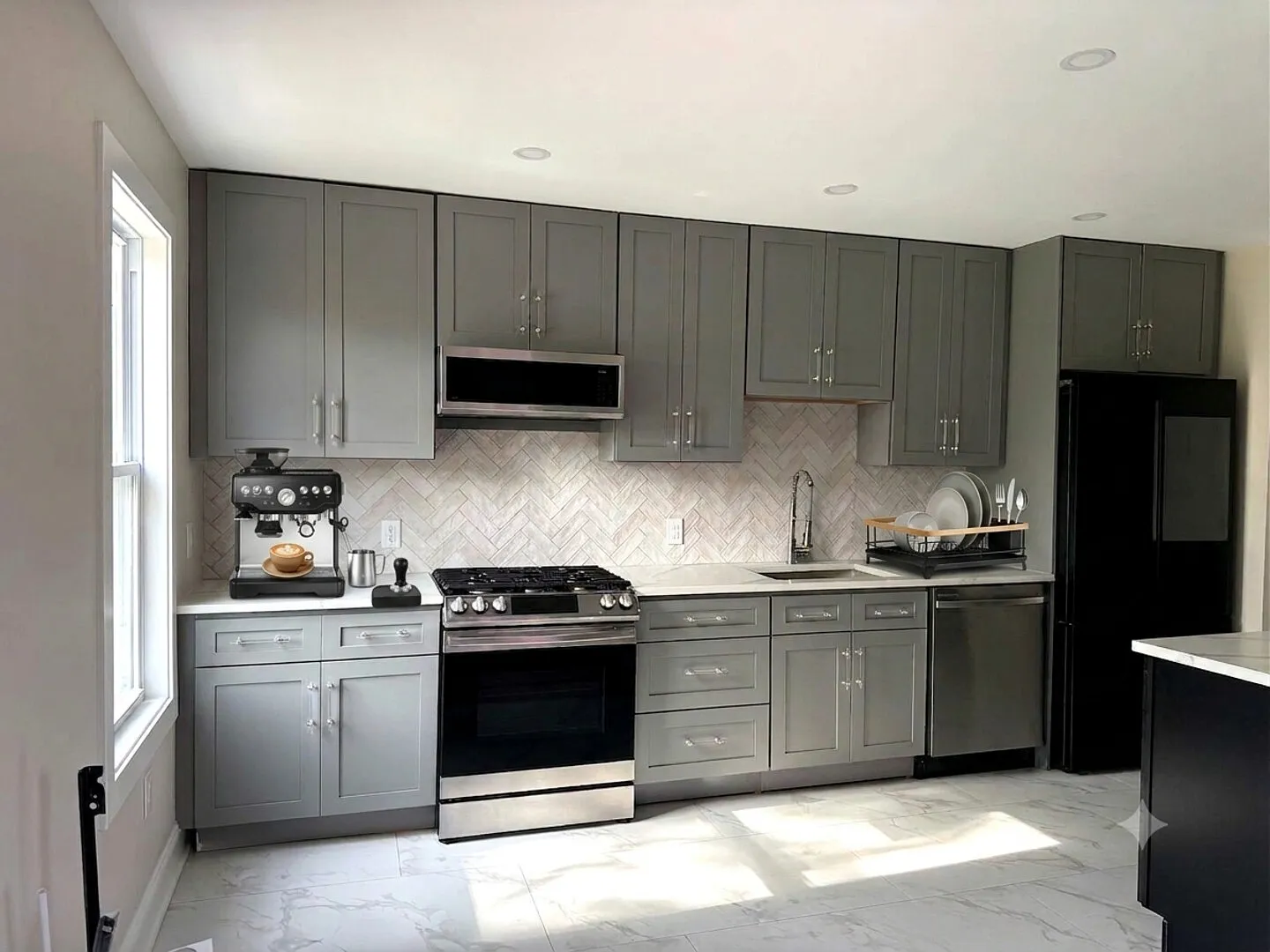 Modern Furnished Home In The Heart Of Woodbury, Nj | 4br/2ba | 1,800 S — Photo 3