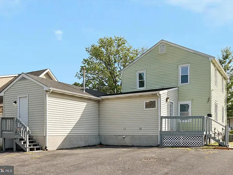 211 S Dupont Rd #B — Photo 2