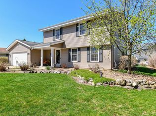 7421 S 69th St, Franklin, WI 53132