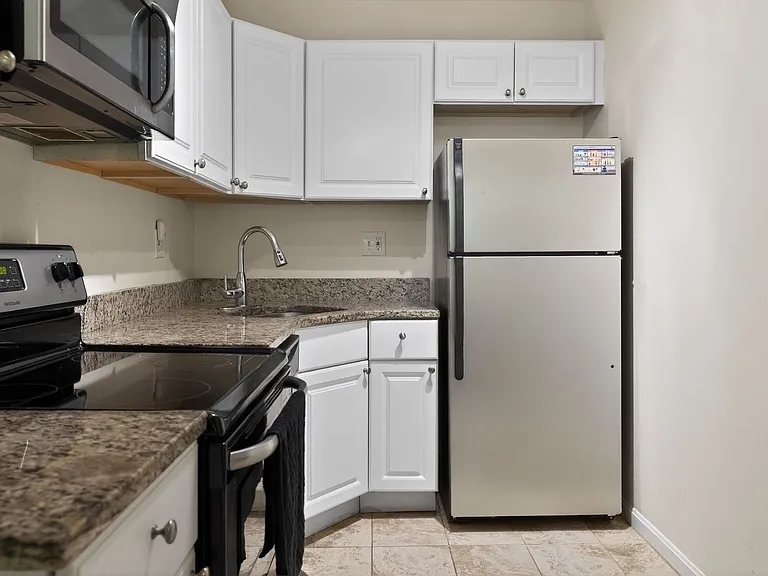 1719 N Troy St #8399 — Photo 5