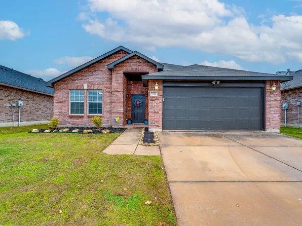 5724 Mountain Bluff Dr, Fort Worth, TX 76179