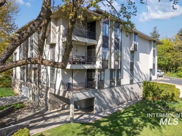 122 N Washington St APT 2G, Moscow, ID 83843