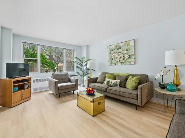 1270 5th Avenue 1D image 2 of 12