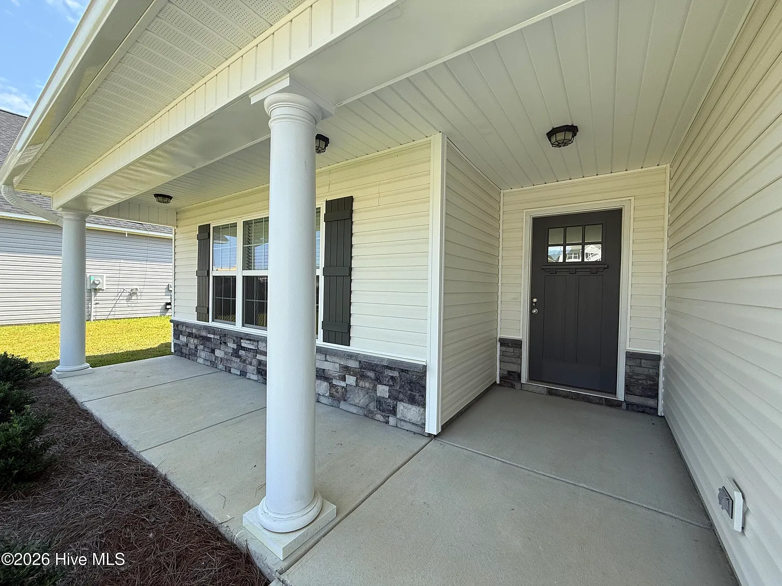 3 bed, 2.0 bath, 1528 sqft, $2,200 — Photo 4