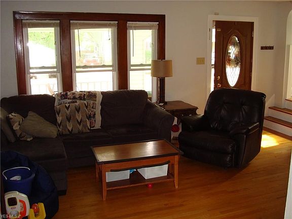 4th image of 317 Birchwood Ave
