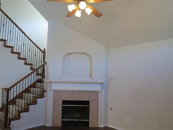 3rd image of 9405 Woodhurst Dr