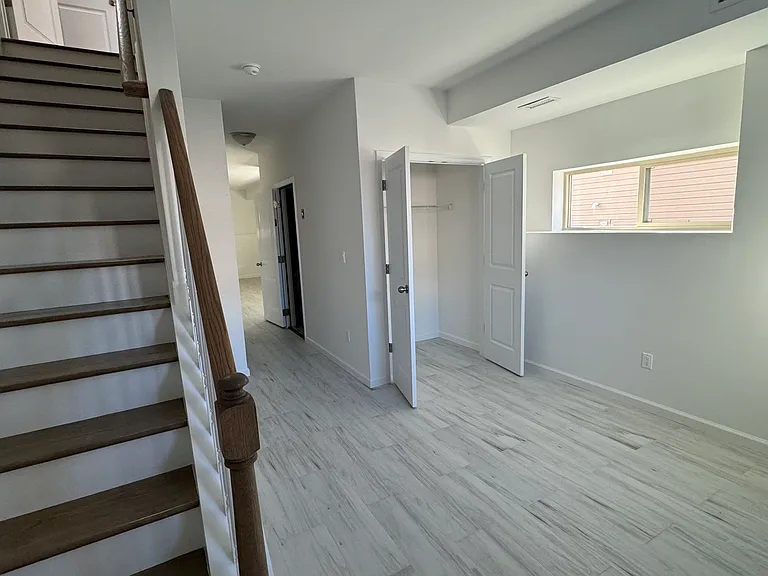 98 Monahan Ave — Photo 13