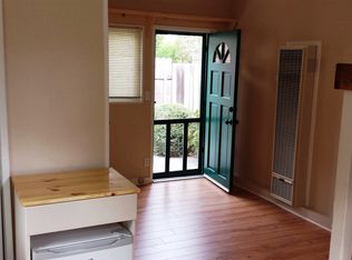 1075 Hermes Ave, Encinitas, CA 92024