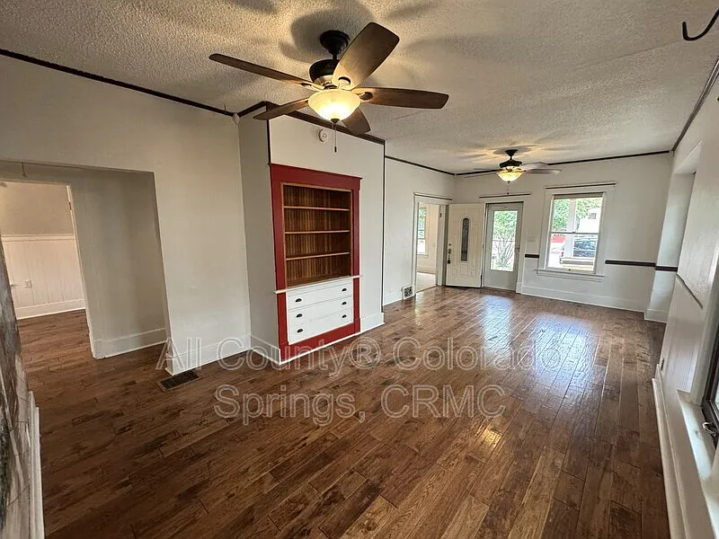 2 bed, 1.0 bath, 1085 sqft, $1,700 — Photo 4