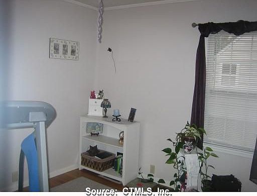 5th image of 62 Hockanum Dr