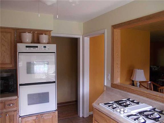 2nd image of 1227 Greenbriar Dr