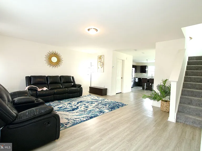 633 Keswick Ct — Photo 22