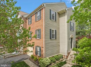 7816 Solomon Seal Dr, Springfield, VA 22152