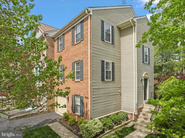 7816 Solomon Seal Dr, Springfield, VA 22152