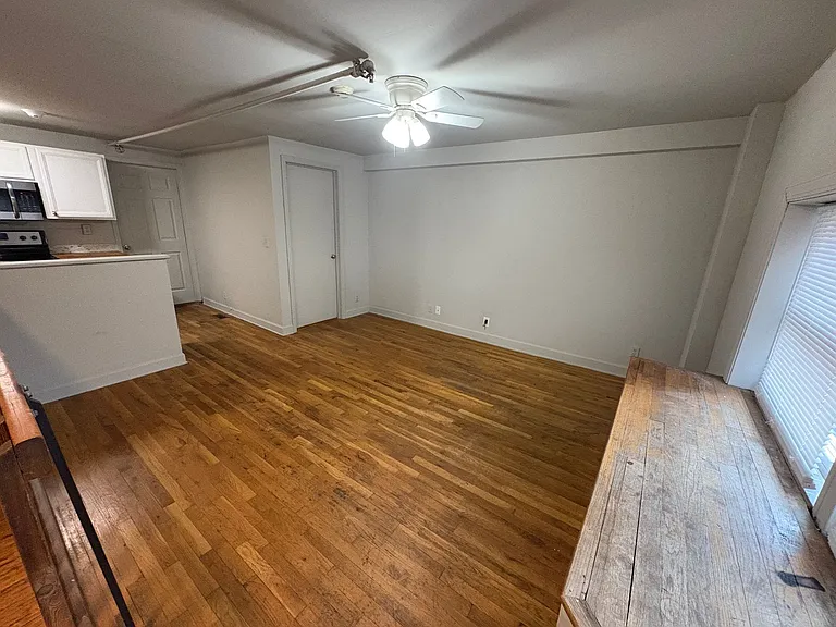 Welcome to 400 East Clayton Street! — Photo 30
