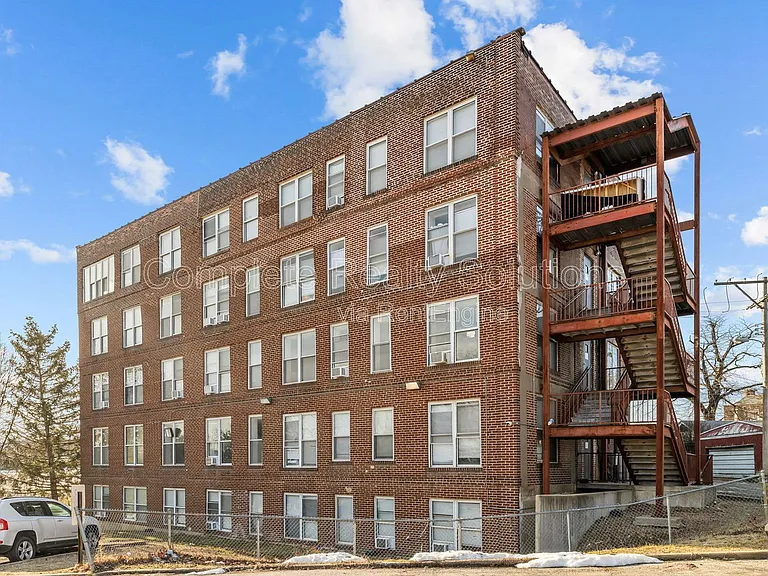 Riverview Apartments — Photo 21