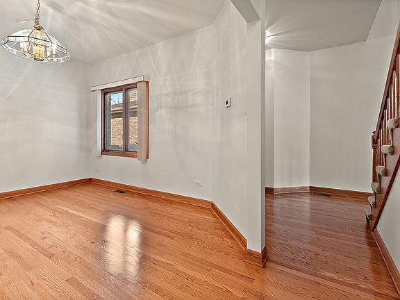 3rd image of 16717 Summercrest Ave