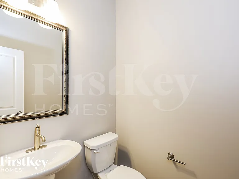 3628 Moon Crest Dr — Photo 14