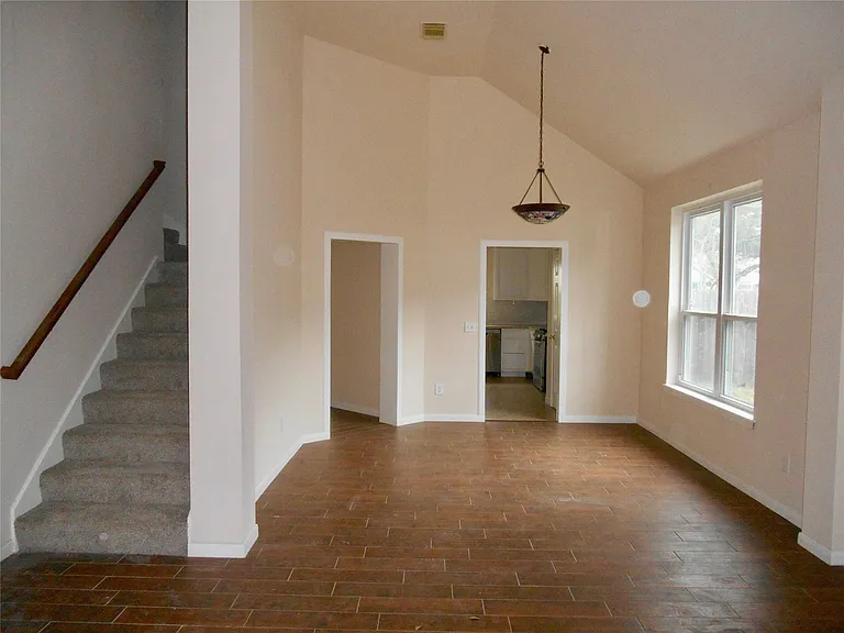 6203 Faulkner Ridge Dr — Photo 4