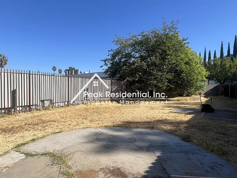 4978 Saddlerock Way — Photo 16
