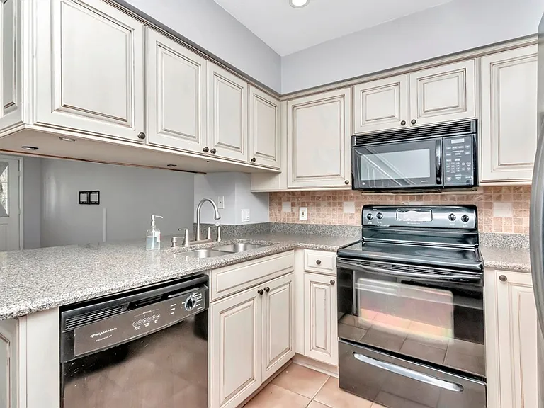 3396 W Wyoming Cir — Photo 13