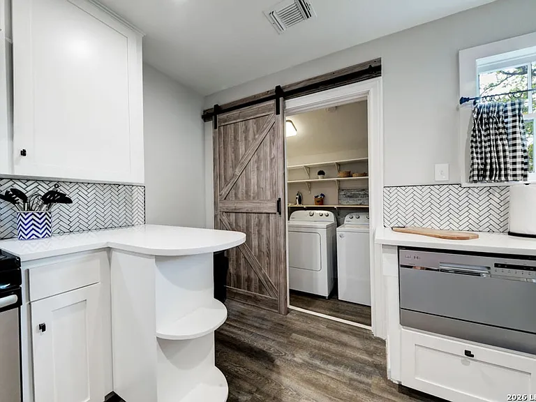 406 McKinley Ave — Photo 10