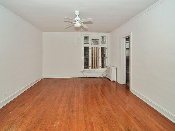 4th image of 5201 S University Ave #1