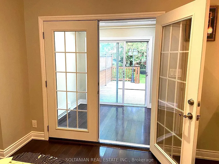 137 Colin Ave — Photo 21