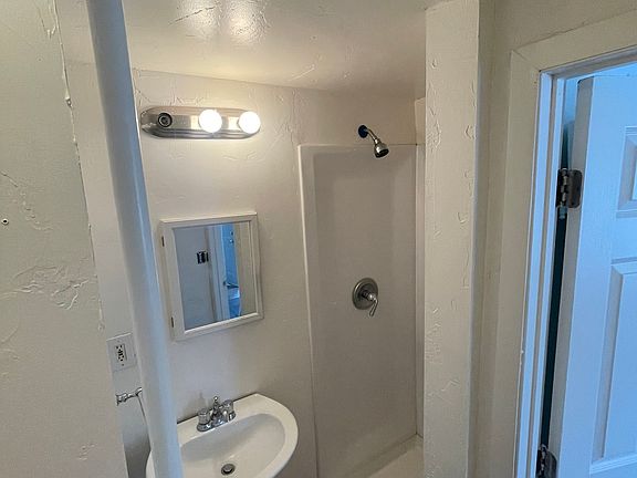 5th image of 547 Ralston St #4