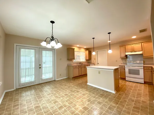 10038 Silverbrook Pl, San Antonio, TX 78254