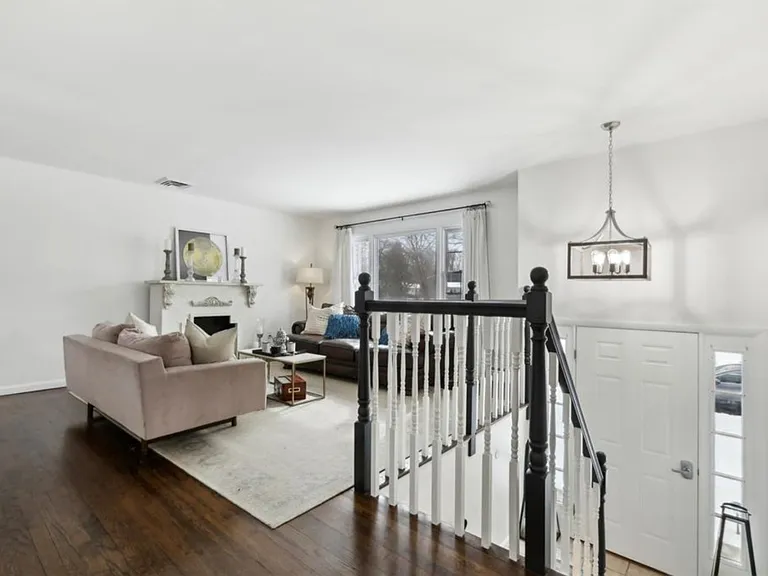 4 Templar Ct — Photo 11