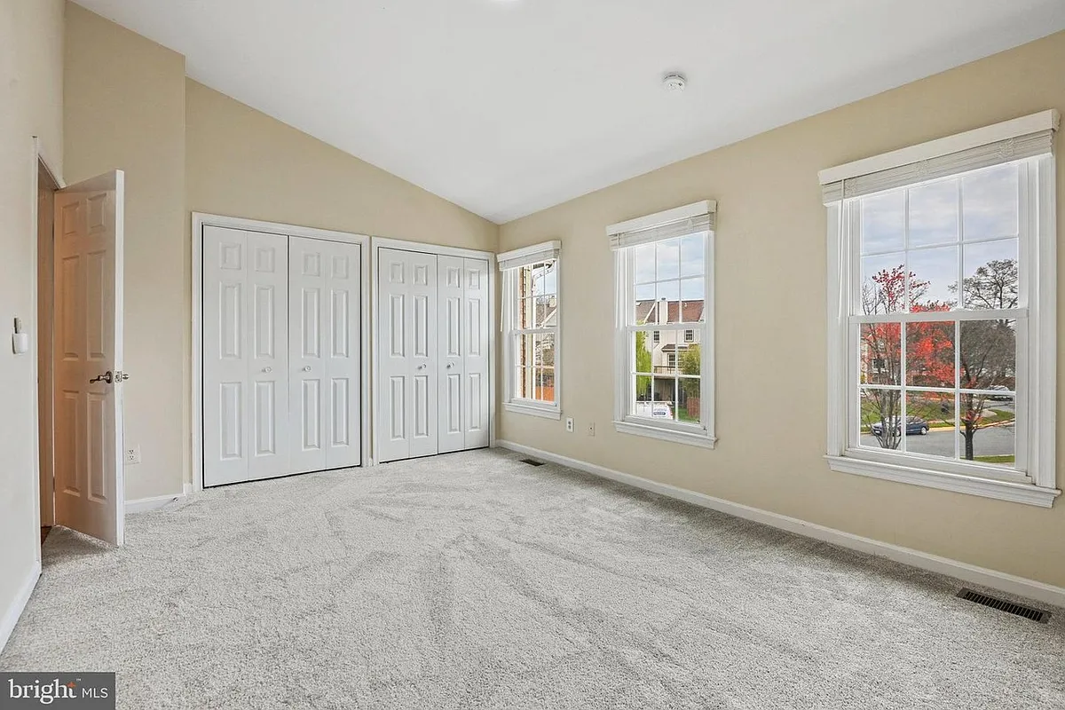 Building Photo - 1435 Bluemont Ct