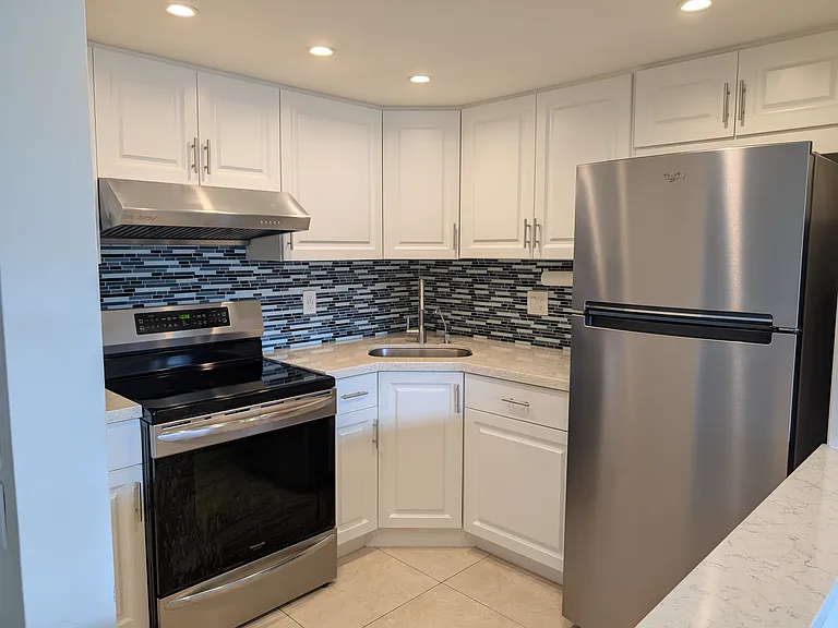 5203 NE 24th Ter #B211 — Photo 4