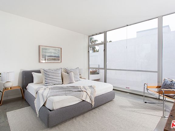 5th image of 1121 Abbot Kinney Blvd #6