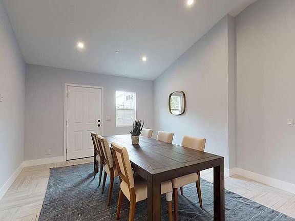 3rd image of 712 N Fuller Ave #1