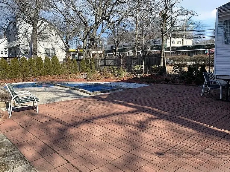 1168 N Main St — Photo 5