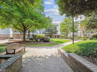 5563 Seminary Rd APT 112, Falls Church, VA 22041