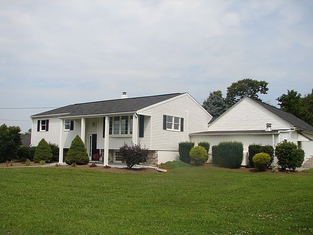 5.25 Acre Bi-Level Home