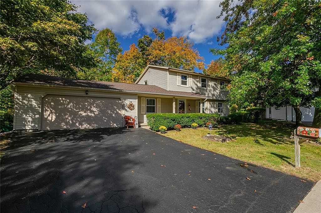 15 Carlsam Cir W Rochester Ny 14609 Mls R1301010 Zillow