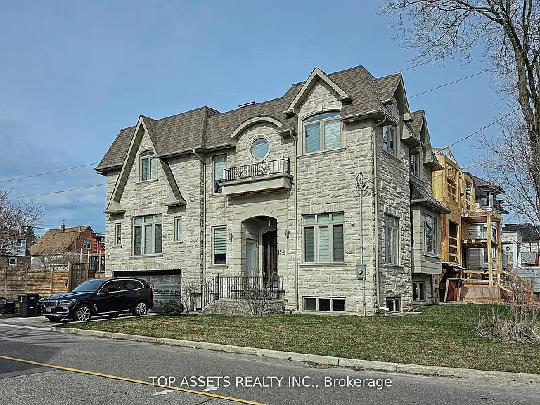 54 Madawaska Ave #BASEMENT — Photo 1
