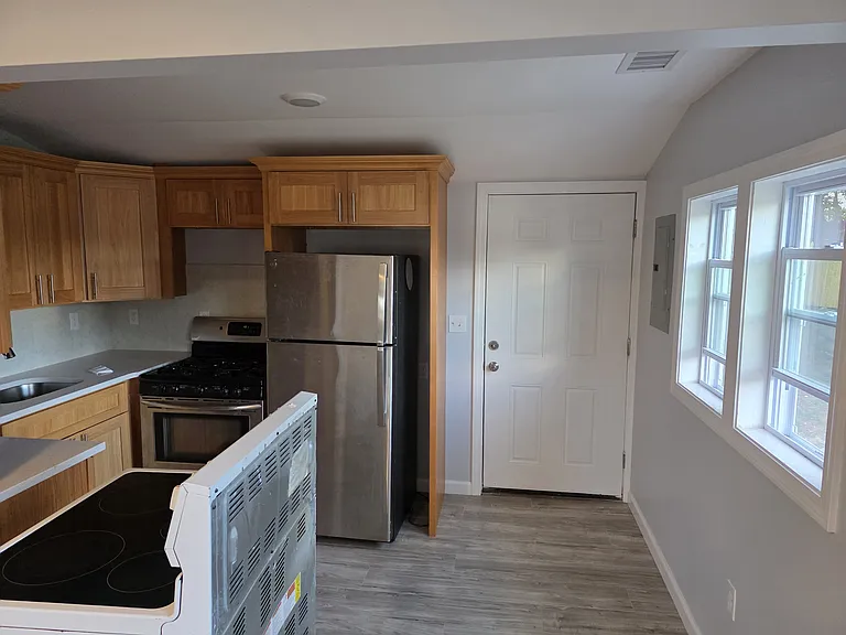 444-446 Merritt St #2 — Photo 5