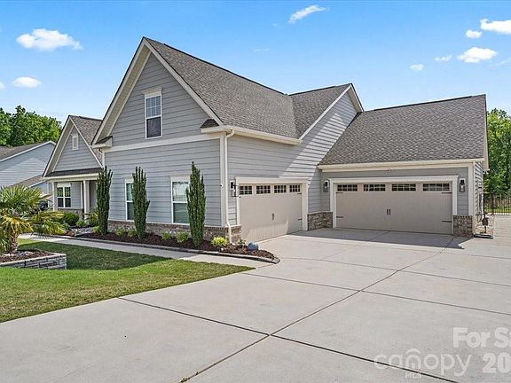 3rd image of 1343 Brooksland Pl