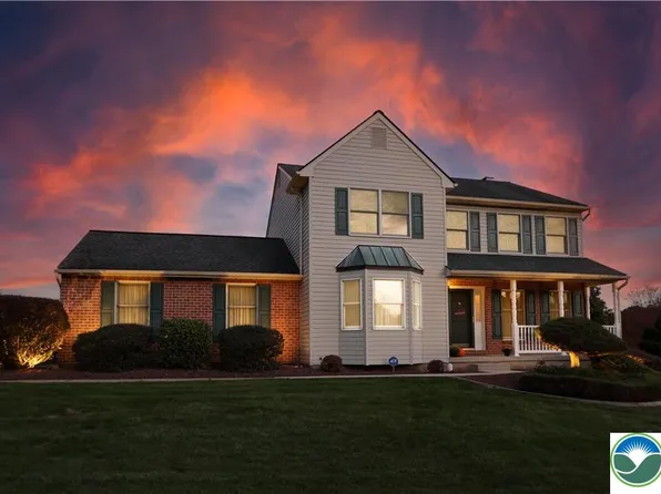 5443 Caitlyn Dr, Laurys Station, PA 18059