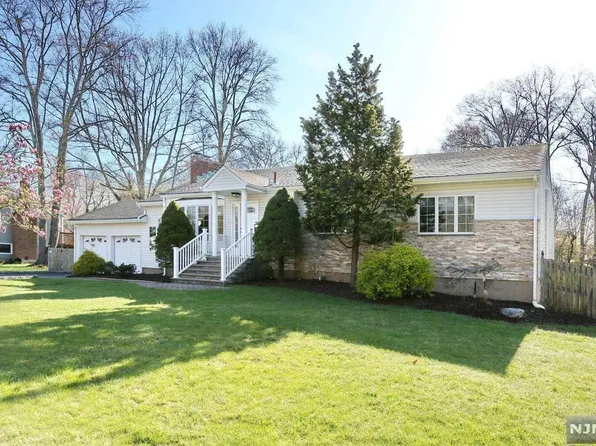 355 Lynn St, Harrington Park, NJ 07640