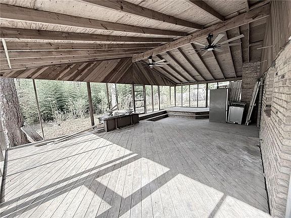 4th image of 108 Beverly Loop